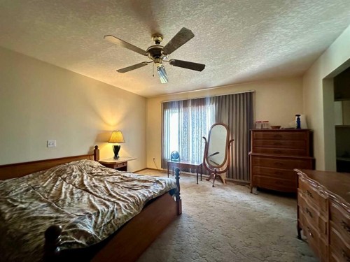 4713 43 Street, Mayerthorpe, AB - Indoor Photo Showing Bedroom