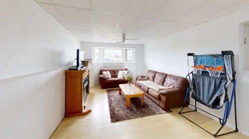 8 Trading Post Trail, Whitecourt, AB - Indoor Photo Showing Living Room