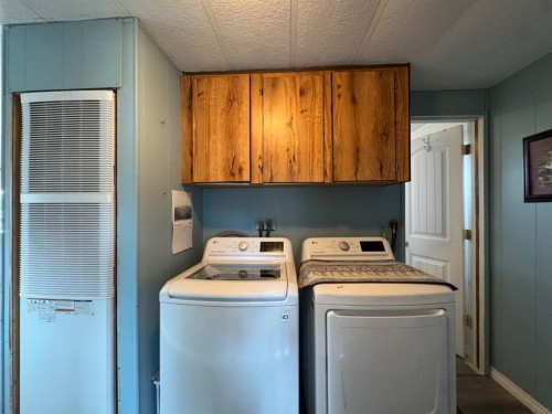 53231 Range Road 75A, Rural Yellowhead County, AB - Indoor Photo Showing Laundry Room