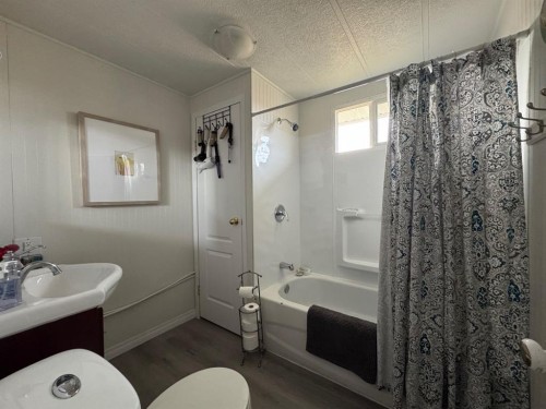 53231 Range Road 75A, Rural Yellowhead County, AB - Indoor Photo Showing Bathroom