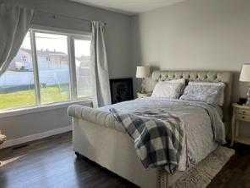 805 7 Avenue, Fox Creek, AB - Indoor Photo Showing Bedroom