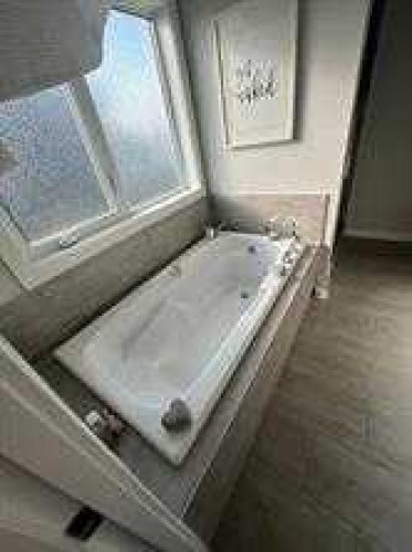 805 7 Avenue, Fox Creek, AB - Indoor