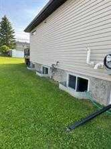 805 7 Avenue, Fox Creek, AB - Outdoor