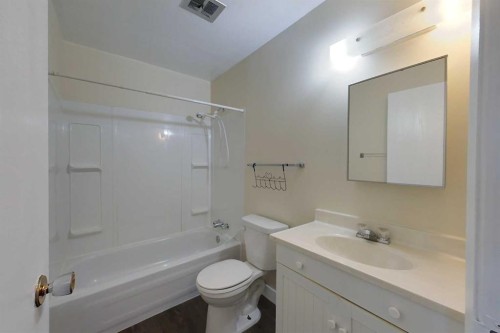 25-608 Main Street, Slave Lake, AB - Indoor Photo Showing Bathroom