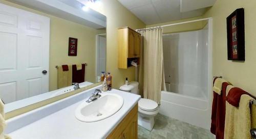 6102 11 Avenue, Edson, AB - Indoor Photo Showing Bathroom
