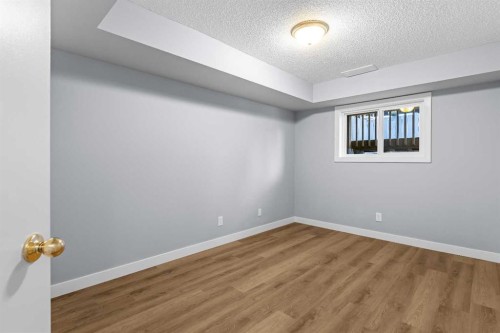 2-532 First Street East, Cochrane, AB - Indoor Photo Showing Other Room