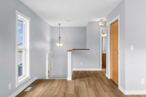 2-532 First Street East, Cochrane, AB - Indoor Photo Showing Other Room