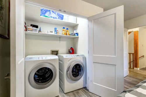 1050 Rundleview Drive, Canmore, AB - Indoor Photo Showing Laundry Room