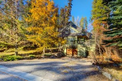 1050 Rundleview Drive  Canmore, AB T1W 2P7