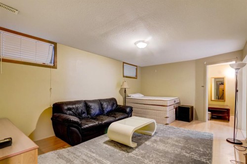 1050 Rundleview Drive, Canmore, AB - Indoor