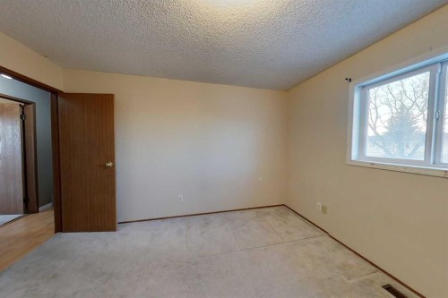 1004 12 Street, Slave Lake, AB - Indoor Photo Showing Other Room