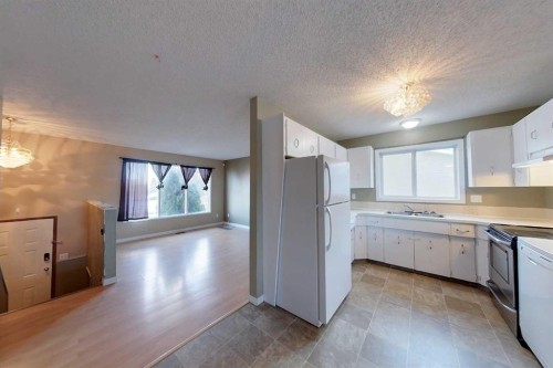 1004 12 Street, Slave Lake, AB - Indoor Photo Showing Kitchen
