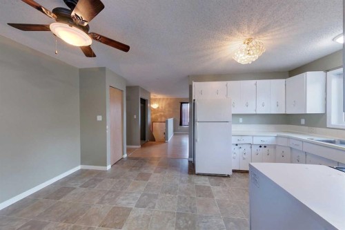 1004 12 Street, Slave Lake, AB - Indoor Photo Showing Kitchen