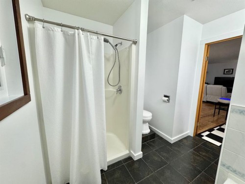 28 Steward Drive, Whitecourt, AB - Indoor Photo Showing Bathroom