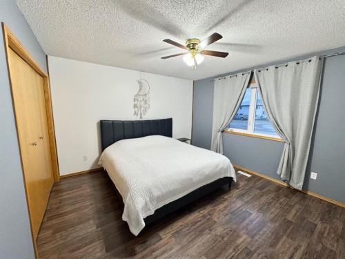 28 Steward Drive, Whitecourt, AB - Indoor Photo Showing Bedroom