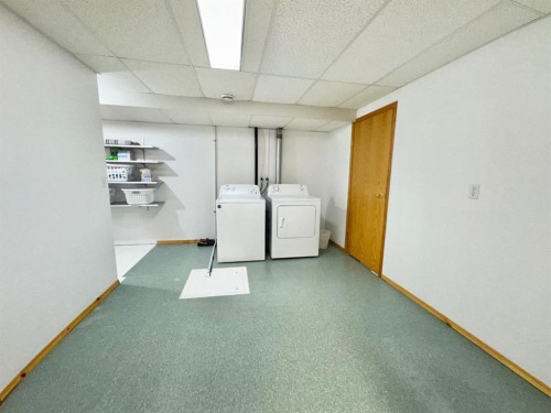 28 Steward Drive, Whitecourt, AB - Indoor Photo Showing Laundry Room