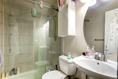 116 Nahanni Drive, Banff, AB - Indoor Photo Showing Bathroom