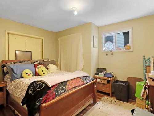 813 13Th Street, Canmore, AB - Indoor Photo Showing Bedroom