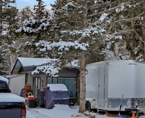 813 13Th Street, Canmore, AB - Outdoor