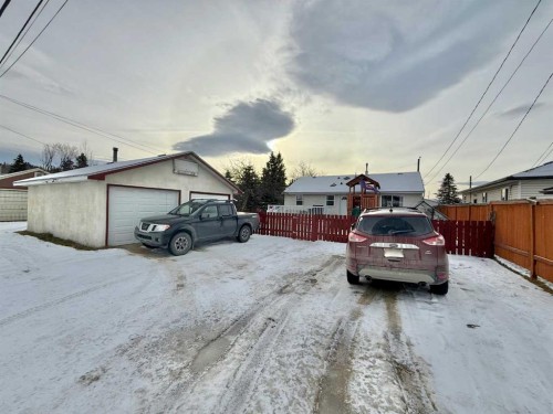 104 Laurel Square, Hinton, AB - Outdoor