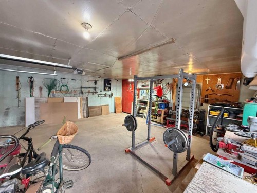 104 Laurel Square, Hinton, AB - Indoor Photo Showing Garage