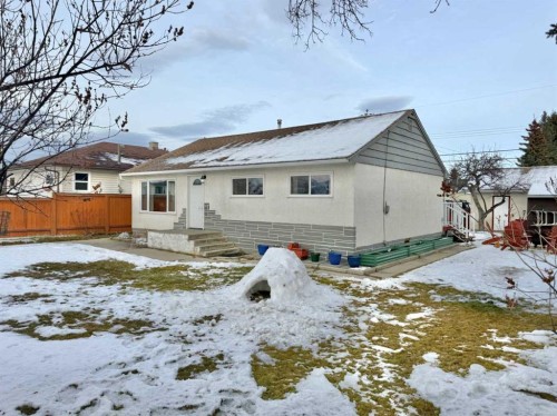 104 Laurel Square, Hinton, AB - Outdoor