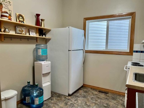4228 8 Avenue, Edson, AB - Indoor Photo Showing Laundry Room