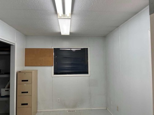 114 1 Avenue, Fox Creek, AB 