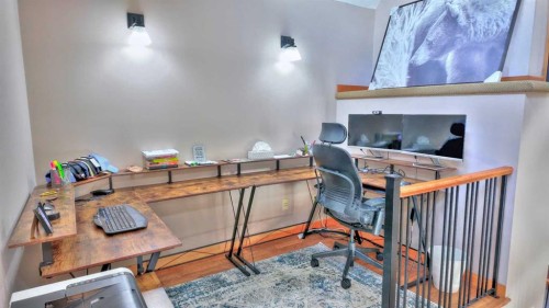 1-101 Armstrong Place, Canmore, AB - Indoor Photo Showing Office