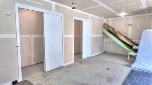 1-101 Armstrong Place, Canmore, AB - Indoor Photo Showing Other Room