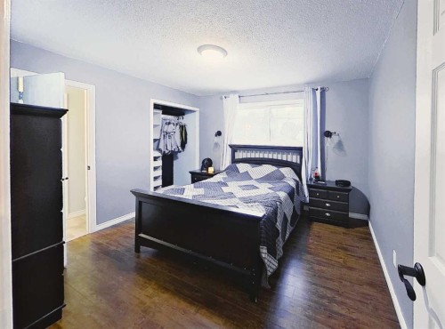 605 6 Avenue Ne, Slave Lake, AB - Indoor Photo Showing Bedroom