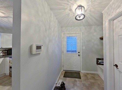 605 6 Avenue Ne, Slave Lake, AB - Indoor Photo Showing Other Room