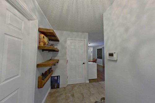 605 6 Avenue Ne, Slave Lake, AB - Indoor Photo Showing Other Room