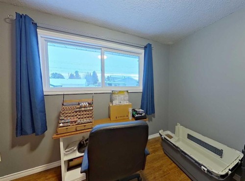 605 6 Avenue Ne, Slave Lake, AB - Indoor Photo Showing Office