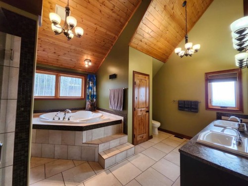 593068 Range Road 124, Rural Woodlands County, AB - Indoor Photo Showing Bathroom