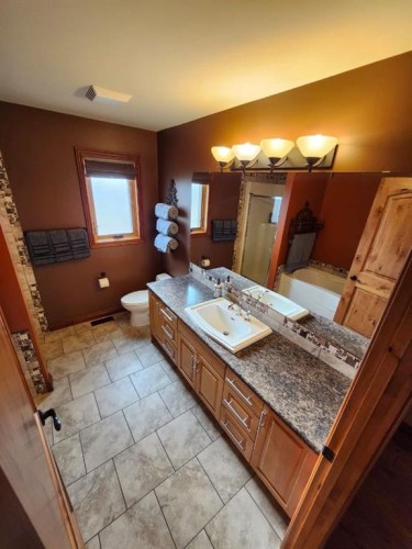 593068 Range Road 124, Rural Woodlands County, AB - Indoor Photo Showing Bathroom