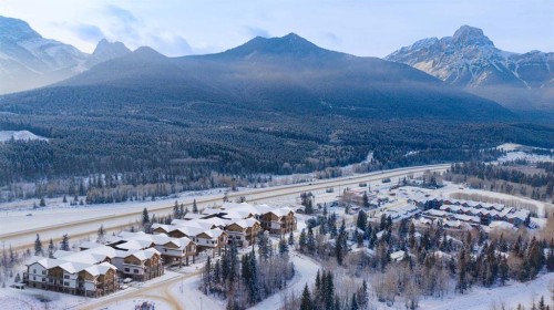 1105-301 2Nd Avenue, Dead Man'S Flats, AB - Outdoor With View