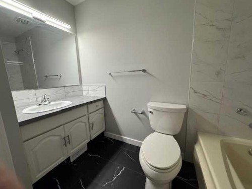 5226 18 Avenue, Edson, AB - Indoor Photo Showing Bathroom