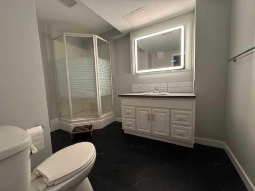 5226 18 Avenue, Edson, AB - Indoor Photo Showing Bathroom