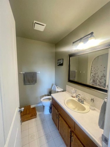 5301 15 Ave, Edson, AB - Indoor Photo Showing Bathroom