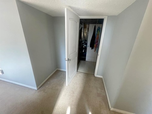 5301 15 Ave, Edson, AB - Indoor Photo Showing Other Room