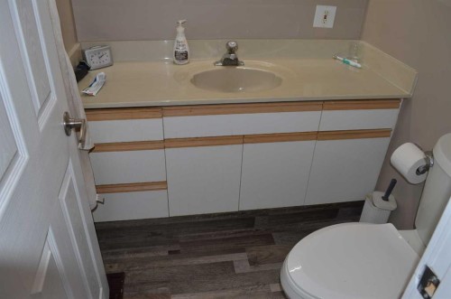 4803 45 Avenue, Athabasca, AB - Indoor Photo Showing Bathroom
