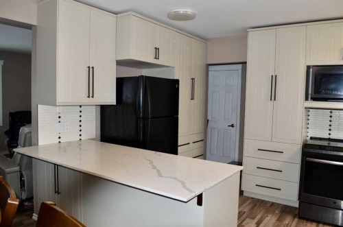 4803 45 Avenue, Athabasca, AB - Indoor Photo Showing Kitchen