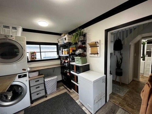 4621 5 Avenue, Edson, AB - Indoor Photo Showing Laundry Room