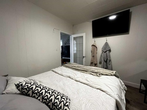 4621 5 Avenue, Edson, AB - Indoor Photo Showing Bedroom