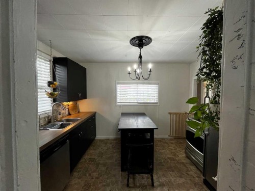 4621 5 Avenue, Edson, AB - Indoor Photo Showing Kitchen With Double Sink