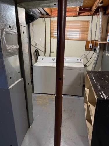 4744 57 Avenue, Whitecourt, AB - Indoor Photo Showing Laundry Room