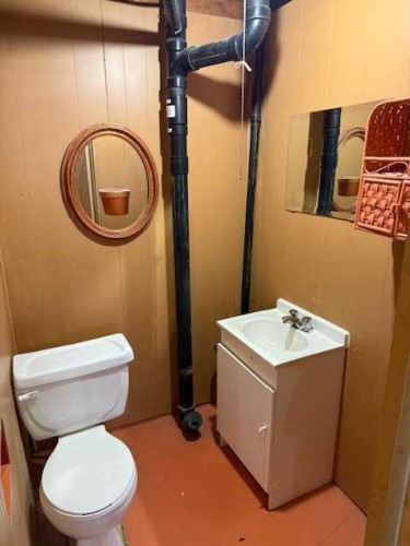 4744 57 Avenue, Whitecourt, AB - Indoor Photo Showing Bathroom