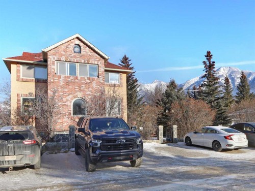 910 Main Street, Canmore, AB - Outdoor