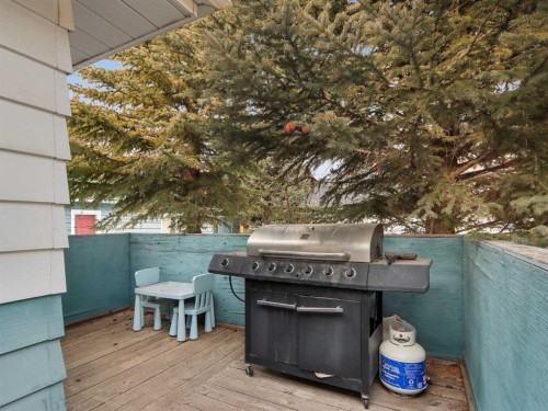 906 Main Street, Canmore, AB - Outdoor